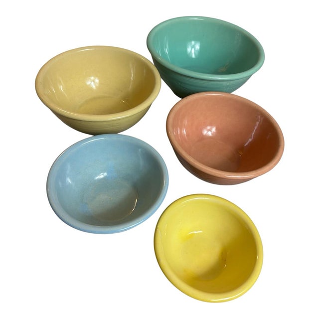 Bauer Pottery Earthenware Kitchen Mixing Bowl Set. Vintage 1950s Five Piece Starburst Pattern, Colorful Pastels.