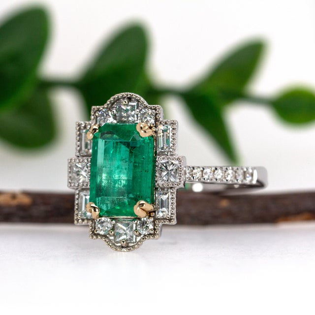 1.8ct Colombian Emerald Ring w Natural Diamond Accents in 14K Gold | EM 9x6mm For Sale - Image 4 of 8
