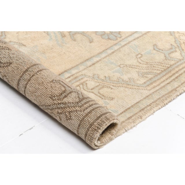 1960s Neutral Minimalist Decor Oushak Rug For Sale - Image 11 of 12