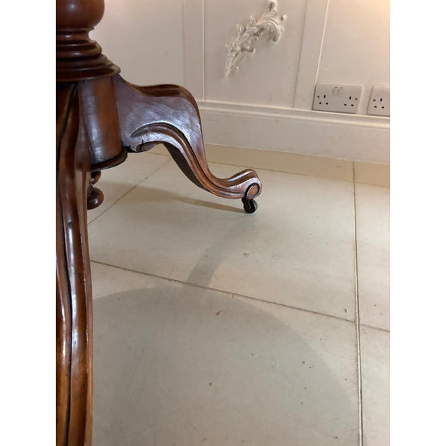 Mid 19th Century Antique Victorian English Figured Mahogany Dining Table, 1860s For Sale - Image 5 of 8