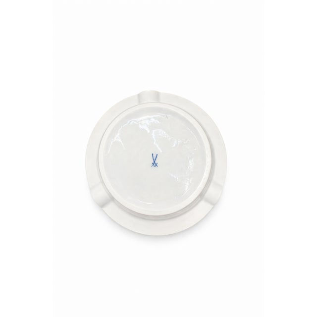 Vintage Porcelain Ashtray with Blue Floral Motif & Gold Rim from Meissen, 1970s For Sale - Image 3 of 6
