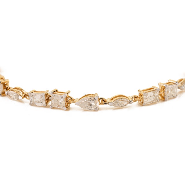 Modern Luxury 4.89 Ct Mixed Cut Diamond Bracelet in 18k Yellow Gold Fine Jewelry For Sale - Image 3 of 14