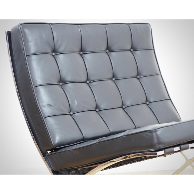 Barcelona Chair in Black Leather by Ludwig Mies Van Der Rohe for Knoll International For Sale - Image 11 of 13
