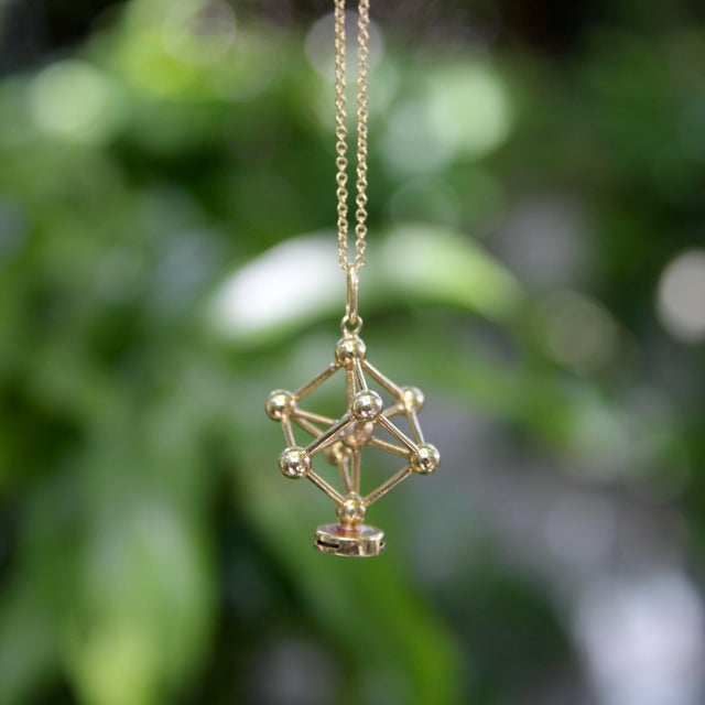 Vintage 14k Gold Atomium Molecule Charm For Sale - Image 9 of 9