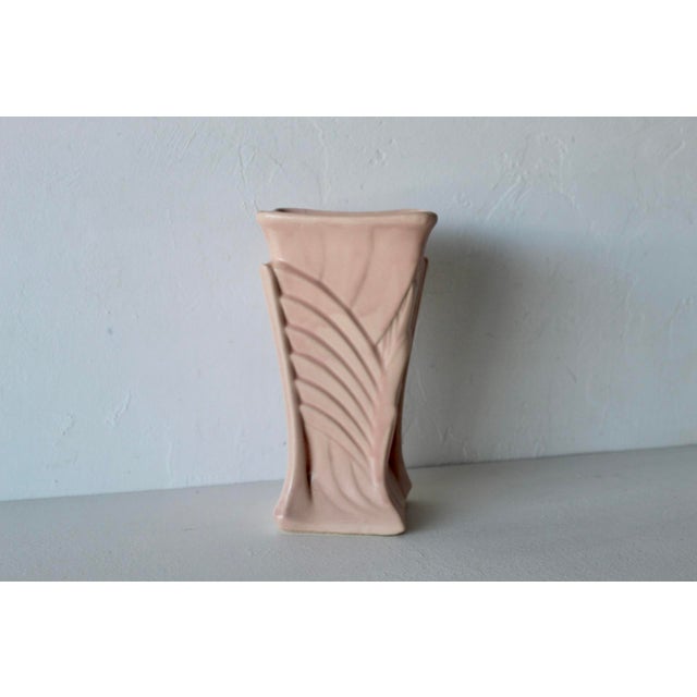 Ceramic 1940s Art Deco McCoy Pink Glazed Ceramic Wing Vase Vintage For Sale - Image 7 of 15