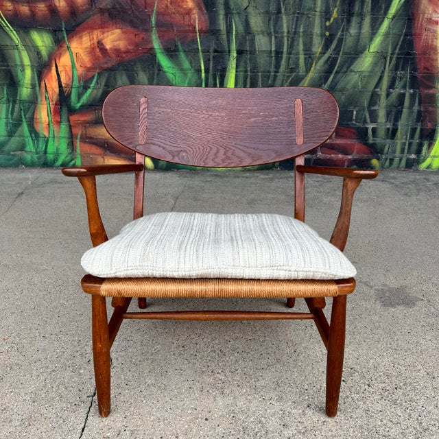 Shell Mid Century Modern Hans Wegner Model Ch22 Shell Back Paddle Armchair For Sale - Image 7 of 12