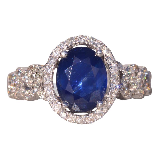 The Credenza: Natural Sapphire and Diamond Ring in White Gold For Sale