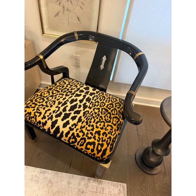 1960s Pair of James Mont Style Chinoiserie Black Lacquer Armchairs in Serengeti Leopard For Sale In Detroit - Image 6 of 12