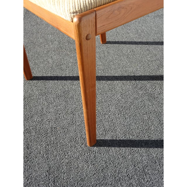 Set of Four Mid Century Modern D-Scan Style Dining Room Chairs For Sale - Image 13 of 17