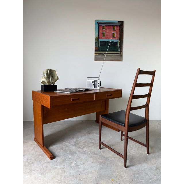 A striking 1980s vintage abstract marble sculpture showcasing an organic, freeform design that beautifully contrasts...