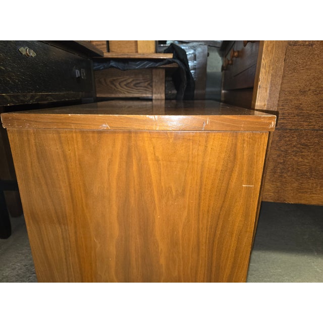 1960s Walnut Mid-Century Modern Nightstand Attributed to Dixie Furniture Co For Sale - Image 10 of 10