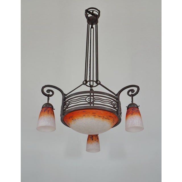 Charles Schneider 1920s French Art Deco Chandelier by Fournet & Schneider - Orange Mottled Glass, Wrought Iron For Sale - Image 4 of 12