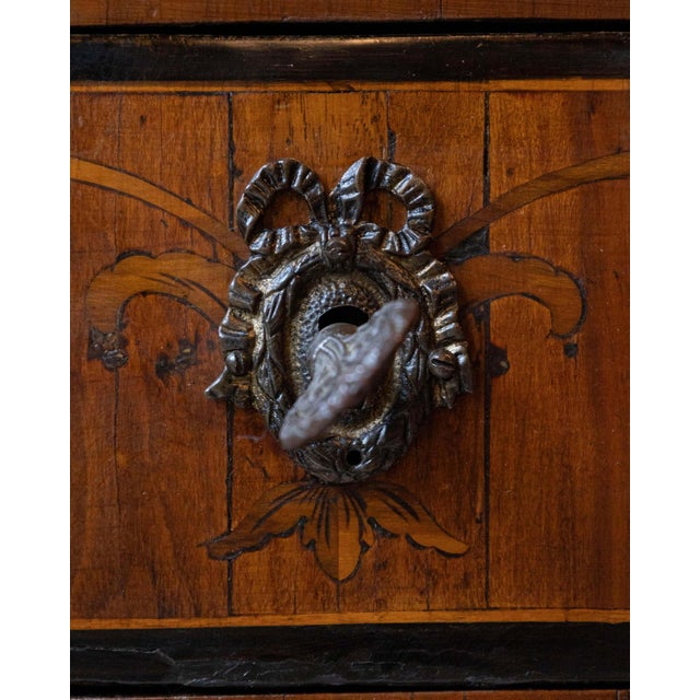 Late 18th Century Italian Louis XVI Walnut Marquetry Chest, Late 18th Century For Sale - Image 5 of 18