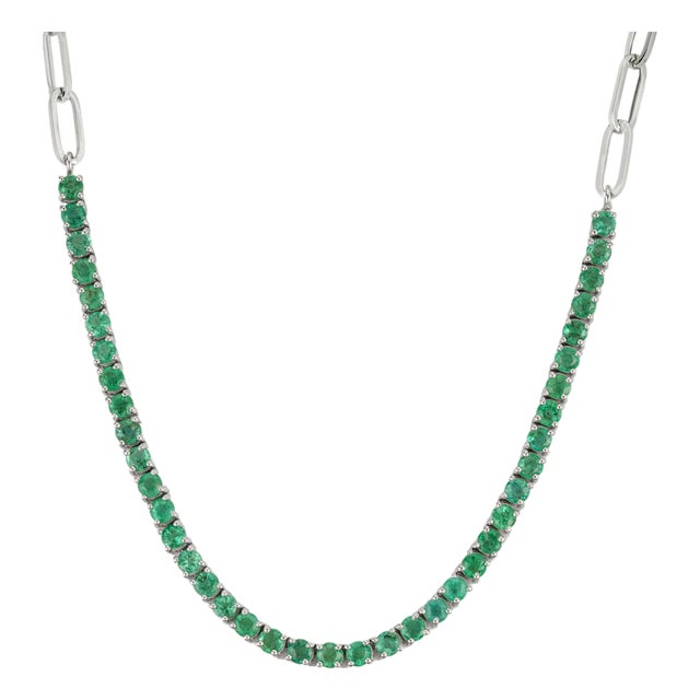 Modern 3.85ct Round Emerald Tennis Necklace With Paperclip Chain in 18k Gold For Sale