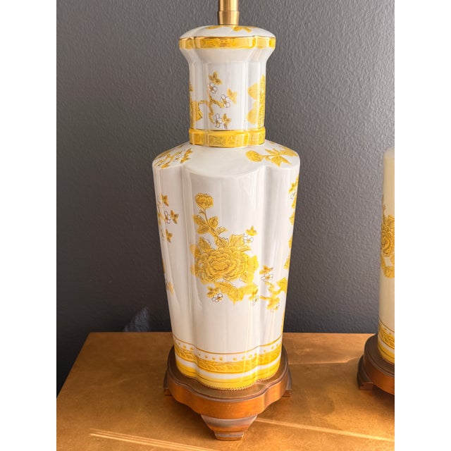 1960s Pair of Japanese Porcelain Chinoiserie Lamps by Marbro For Sale - Image 10 of 12