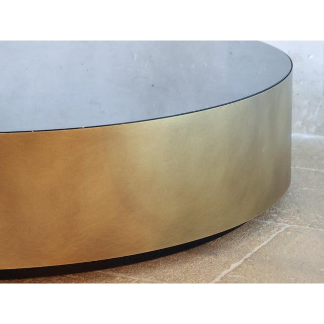 Meridiani Belt Round Coffee Table in Brass and Smoked Glass by Andrea Parisio, 2010s For Sale - Image 4 of 10