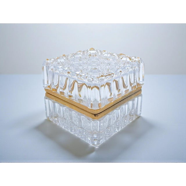 French Crystal Jewelry Box in the style of Baccarat, 1960s For Sale - Image 6 of 9
