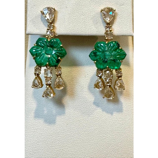 12Ct Carved Emerald & 5 Ct Rose Diamond Dangling Post Earrings 22 Kt Yellow Gold For Sale In New York - Image 6 of 18