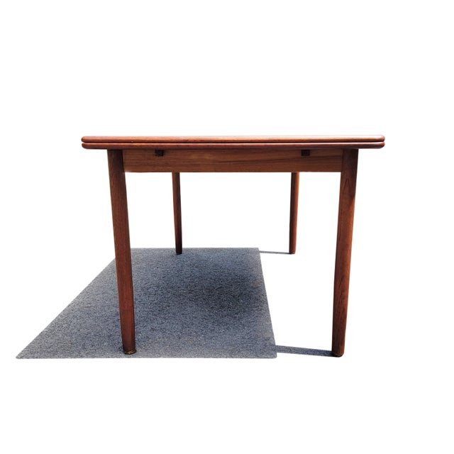 1960s Danish Mid-Century Modern Dining Table For Sale In Charlotte - Image 6 of 9