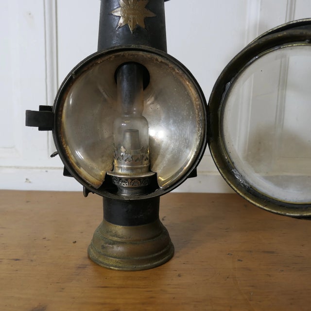 French Brass and Iron Carriage Table Lamps from Daris, 1890s, Set of 2 For Sale - Image 4 of 13