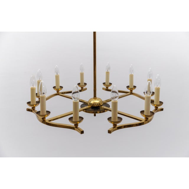 Large Chandelier in Brass attributed to Vereinigte Werkstätten München, Germany, 1950s For Sale - Image 11 of 18