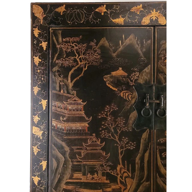 Chinoiserie Vintage Chinese Gilt and Black Lacquered Wedding Cabinet, Circa 1960 For Sale - Image 3 of 11