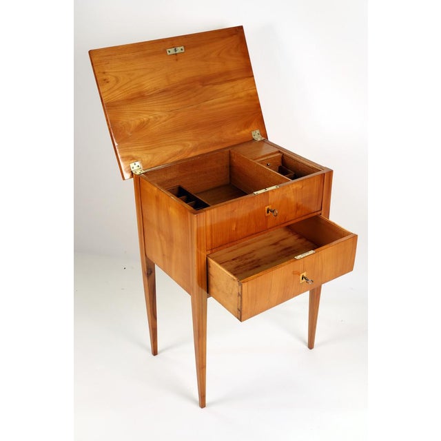 Biedermeier Side Table in Cherry Wood, 1820 For Sale - Image 12 of 14