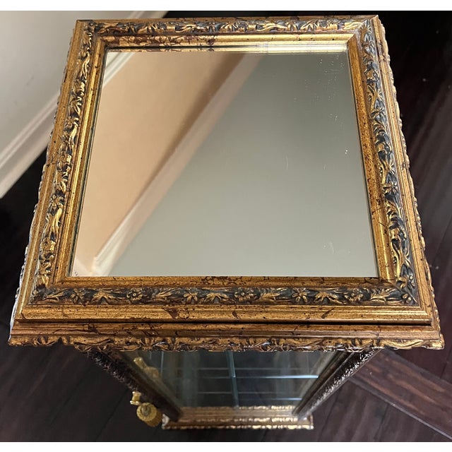 Neiman Marcus Italian Antiquated Gold-Gilt Pedestal Small Curio Cabinet Vitrine Display For Sale In Washington DC - Image 6 of 12