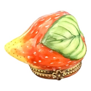 Late 20th Century Hand-Painted Rochard Limoges France Porcelain Strawberry Trinket Box For Sale