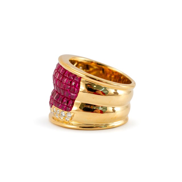 Vintage 18k Yellow Gold 4.16ctw Invisible Set Ruby Diamond Mystery Band Ring, Size 7.75 For Sale - Image 4 of 8