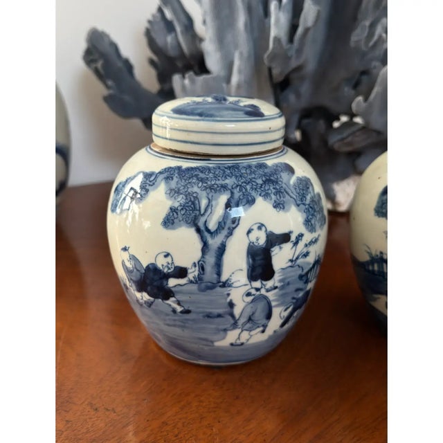 Chinese Pair of Small Blue & White Ginger Jars With Classic Chinese Motif For Sale - Image 3 of 7