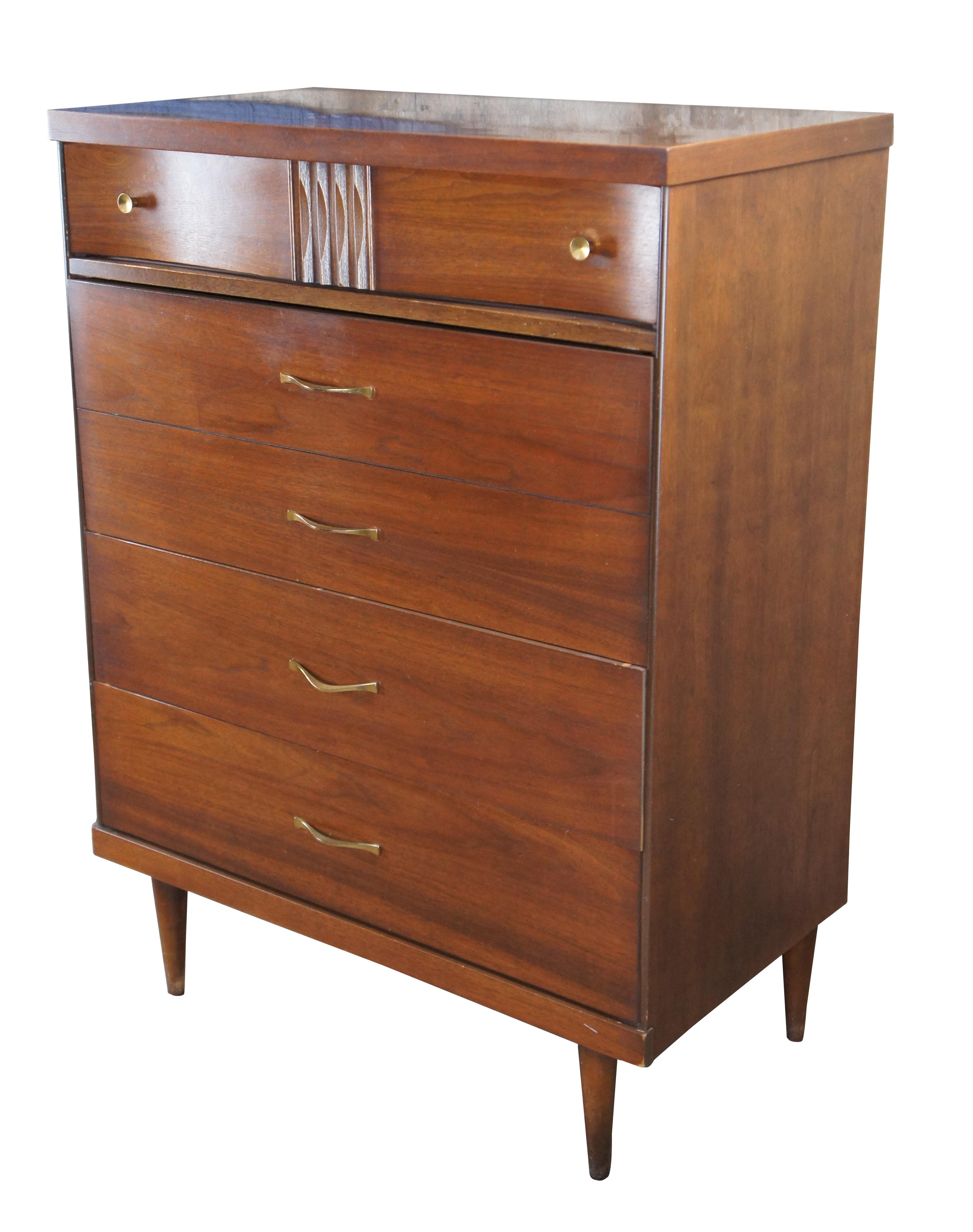 1960s Bassett Furniture Mid Century Modern Walnut 4 Drawer Chest