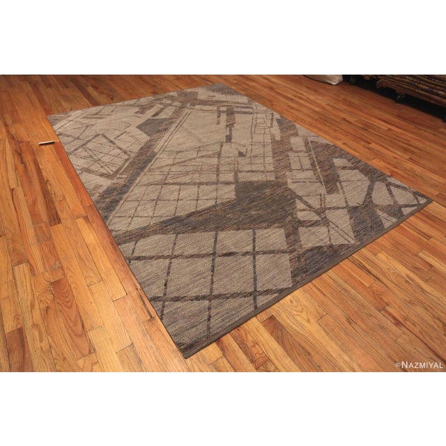Elegant Modern Transitional Geometric Design Rug, Country of Origin: Pakistan, Circa date: Modern