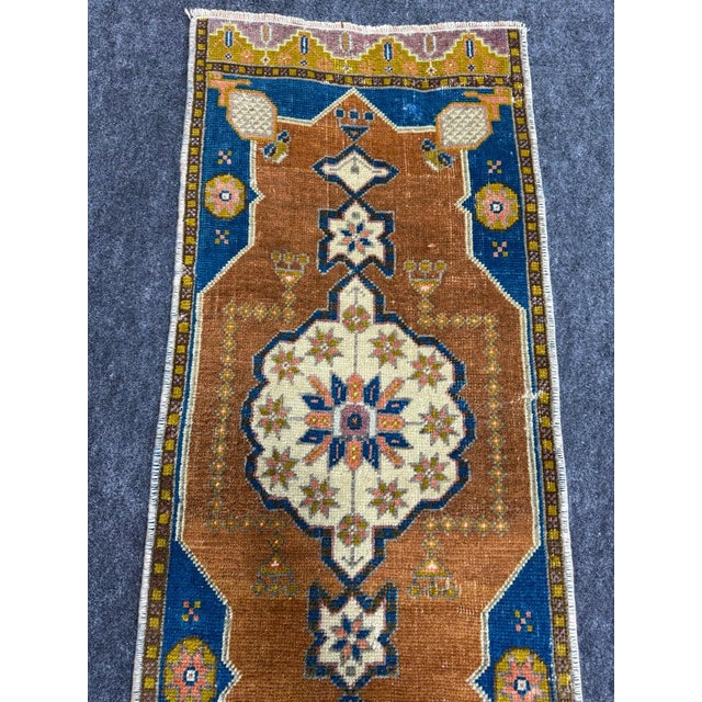Turkish Yastik Rug 1'5" x 3' For Sale - Image 4 of 5