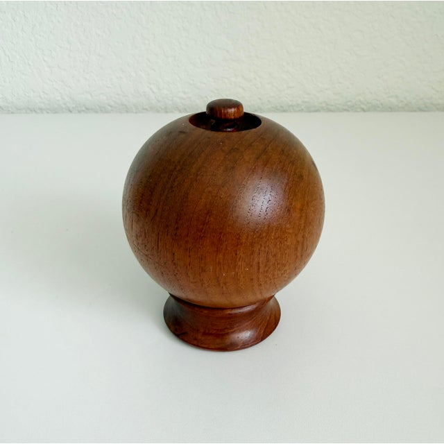 Jens Quistgaard 1950s Rare Early Jens Quistgaard Peppermill & Salt Shaker For Sale - Image 4 of 9