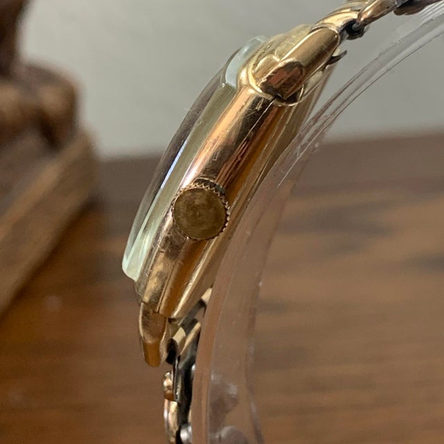 Art Deco Vintage Elgin 10k Gold Filled Mechanical Wristwatch Art Deco Style. For Sale - Image 3 of 9