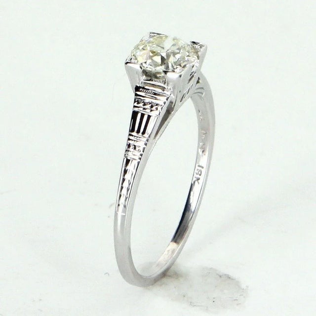 Antique Deco 0.85 Carat Diamond Ring Vintage 18 Karat White Gold Estate size 7 For Sale - Image 4 of 7