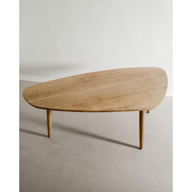 Danish Mid-Century Free Form Oval Wooden Coffee Table in Oak, 1950s For Sale - Image 4 of 7