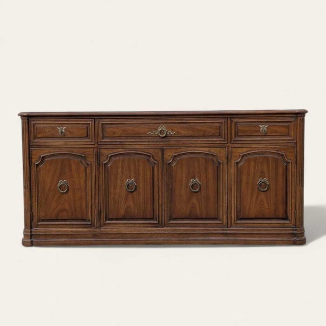 Henredon 1970s Credenza – Traditional Walnut Sideboard With Brass Pulls & Adjustable Shelving, 66” Vintage Cabinet For Sale - Image 13 of 18