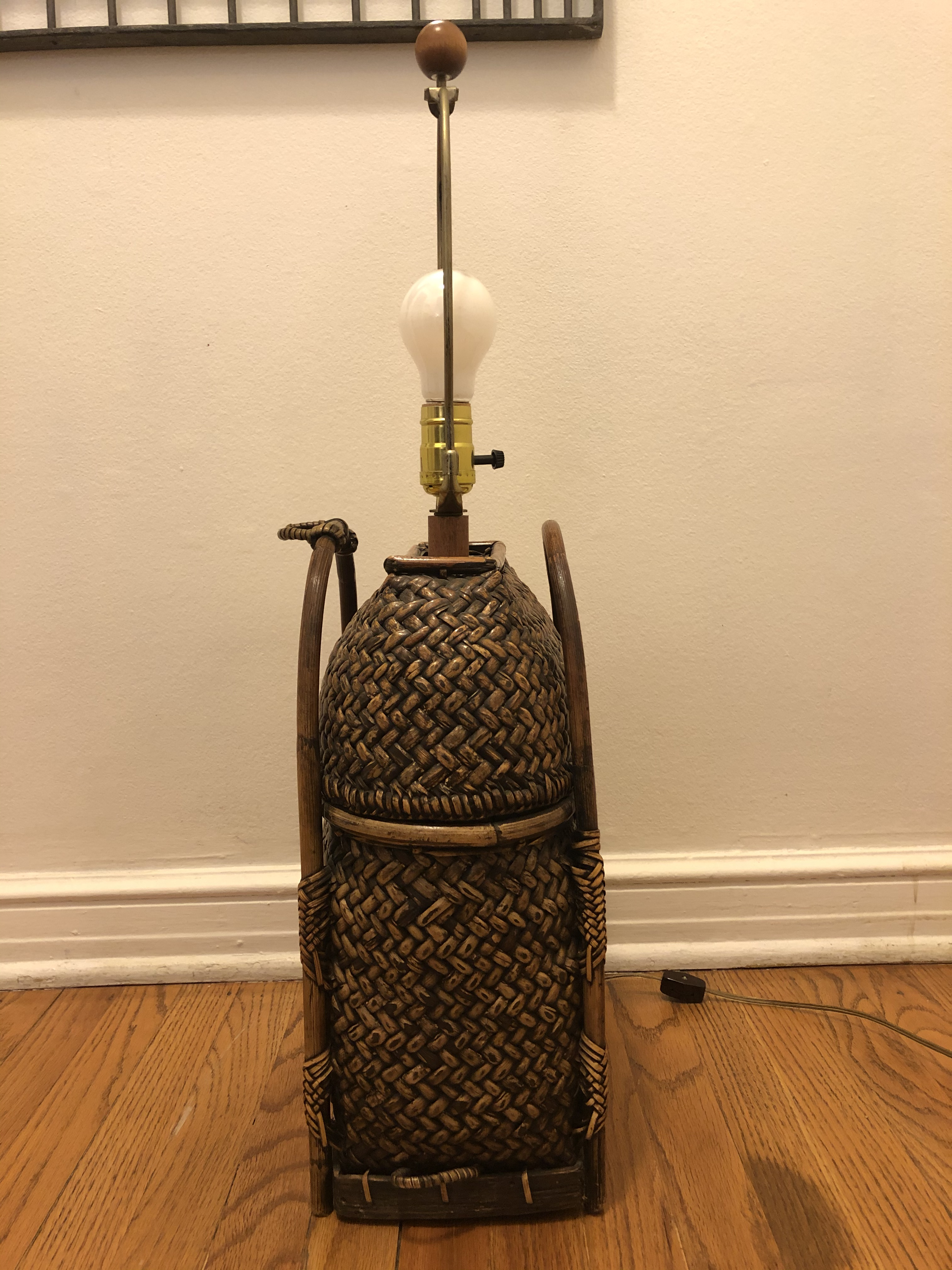 wicker basket table lamp