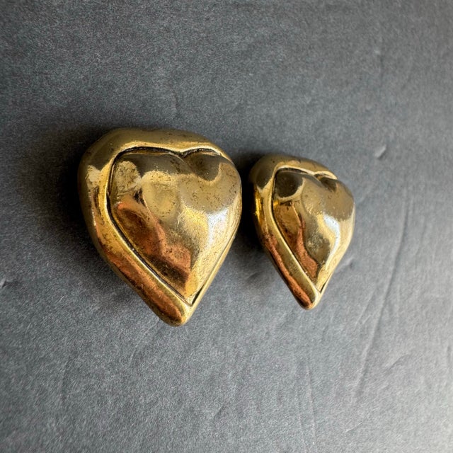 1980s Vintage Puffy Heart Earrings Gold Tone Clip on Statement Jewelry 80s Designer For Sale - Image 5 of 10
