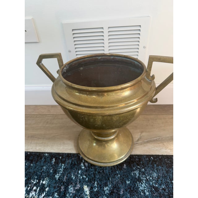 1960s Vintage Neoclassical Solid Brass Pedestal Urn Planter With Geometric Handles For Sale - Image 5 of 9