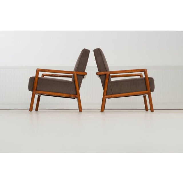 Textile t.h. Robsjohn-Gibbings for Widdicomb Pair of Model 1601 Lounge Chairs, 1955 For Sale - Image 7 of 12