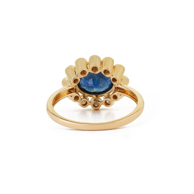 Modern 1.83ct Natural Sapphire Diamond Statement Ring in 14k Yellow Gold Size 4 For Sale - Image 9 of 17