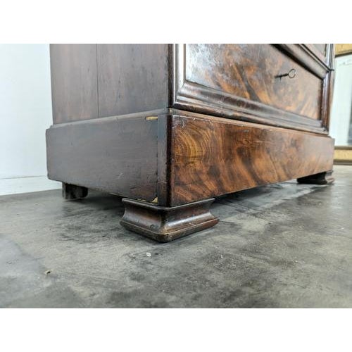 Wood Louis Philippe Glass-Fronted Cabinet in Flamed Mahogany For Sale - Image 7 of 14