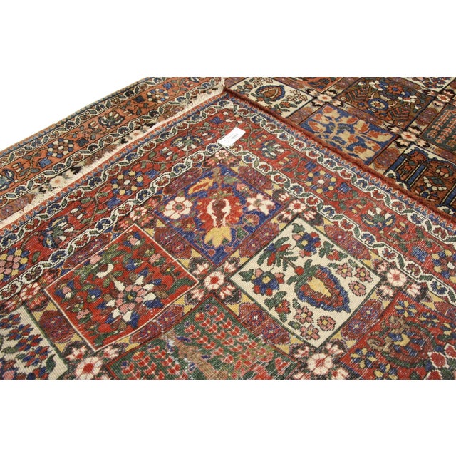 Early 20th Century Antique Persian Bakhtiari Rug - 04'08 X 06'07 For Sale - Image 5 of 6