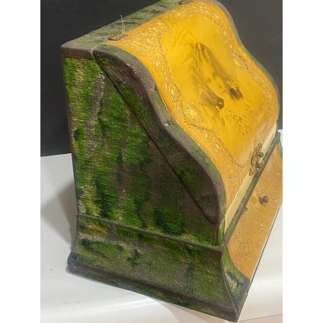 Antique Celluloid Vanity Box With Portrait, Early 20th Century For Sale In Los Angeles - Image 6 of 12