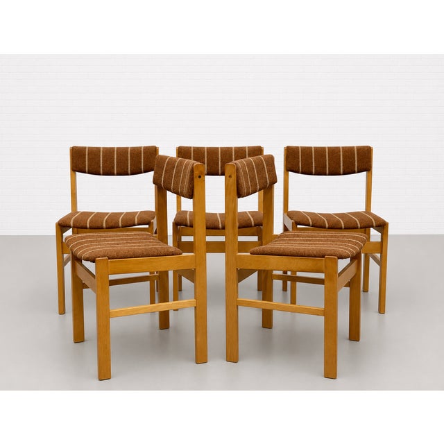 Mid-Century Modern Set of 5 Mid Century Modern Oak Dining Chairs, Made in Denmark, C. 1960s For Sale - Image 3 of 16