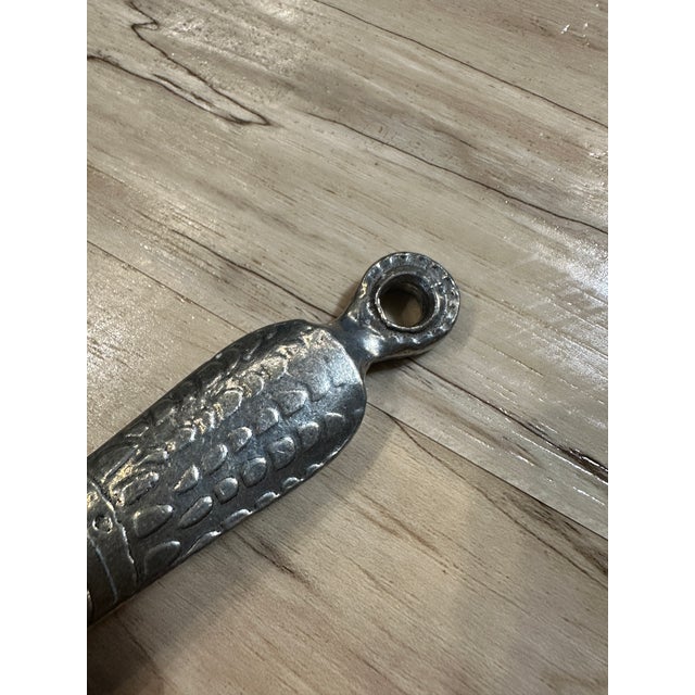 1970s Vintage Tw Pewter Fish Serving Set – Coastal Nautical Pewter Fork & Spoon – Mid-Century Ocean-Inspired Salad Servers For Sale - Image 5 of 11