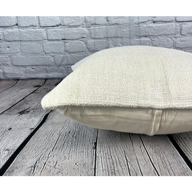 20 x 20 Hemp Pillow Turkish Cushion Natural Grayish White Pillow Cushion Cover For Sale - Image 4 of 4